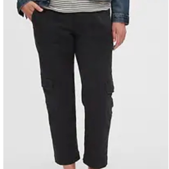 Gap NWT maternity cargo pants - Picture 9 of 9